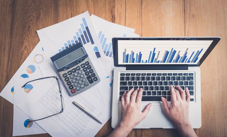 Zoho Books accounting dashboard for small businesses
